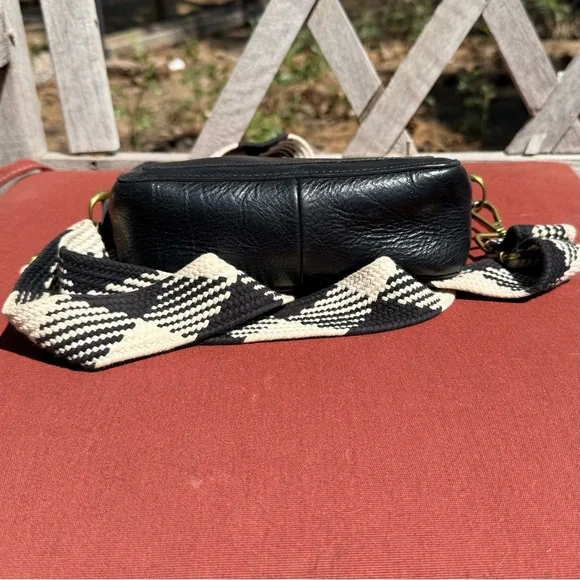 EUC Madewell Black Leather Transport Camera Bag Crossbody - Picture 3 of 9